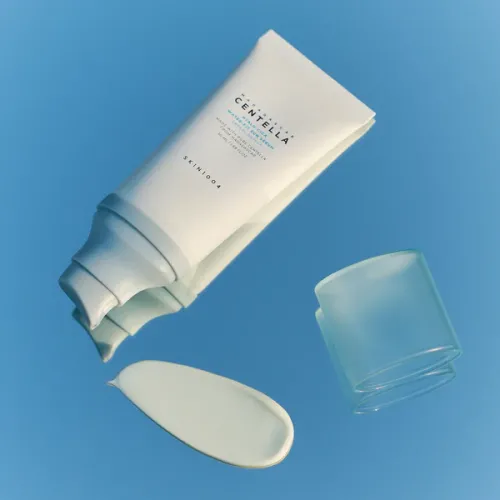 Skin1004 Madagascar Centella Hyalu-Cica Water-Fit Sun Serum SPF50+ PA++++ – Αντιηλιακό με υαλουρονικό κ σεντελα ασιάτικα